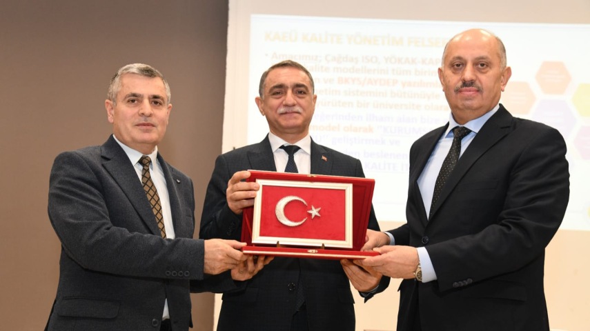 Eğitim Fakültesi Konferansları Başladı